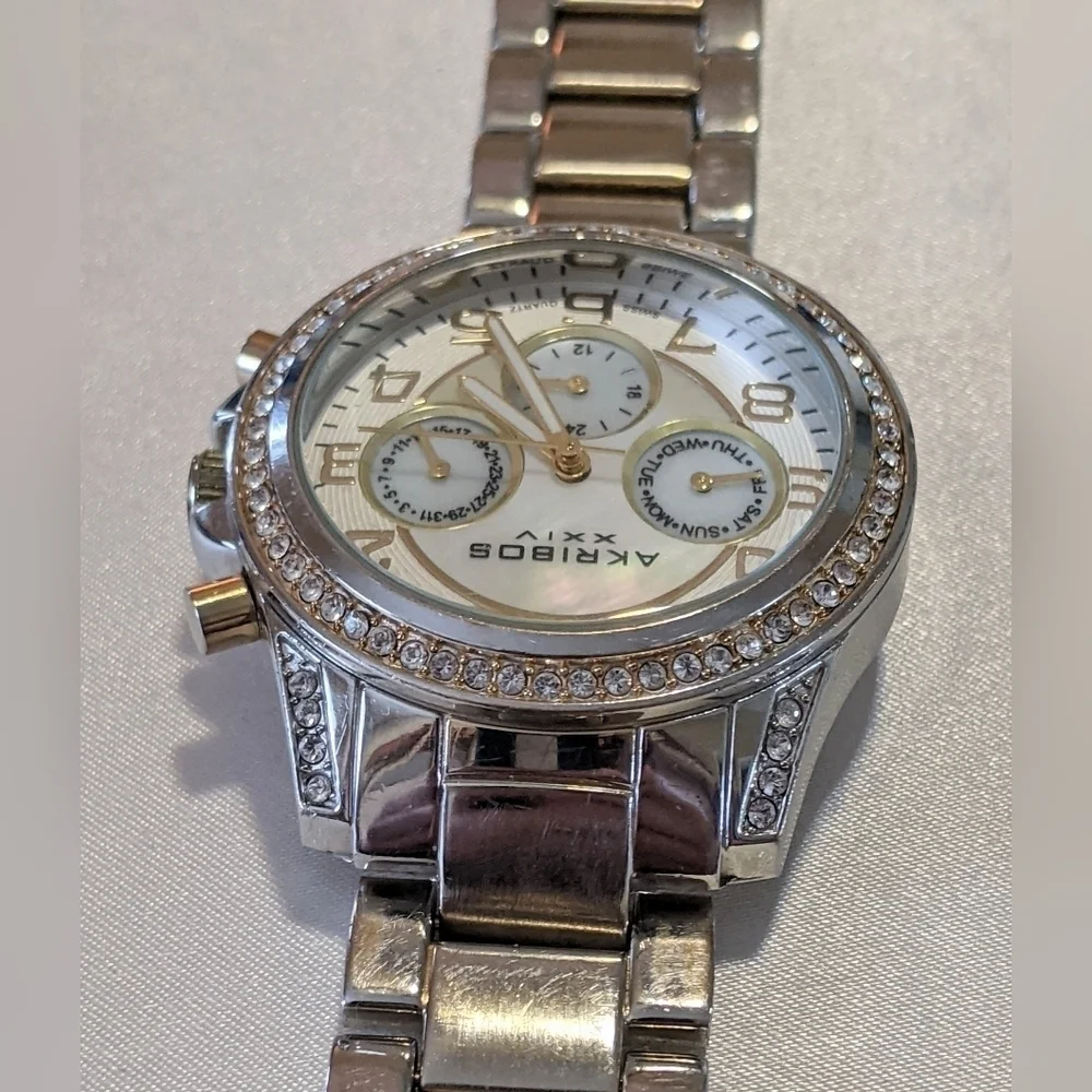 Akribos XXIV Women's Chronograph Watch MOP AK683TTG Crystals New Battery 6.5